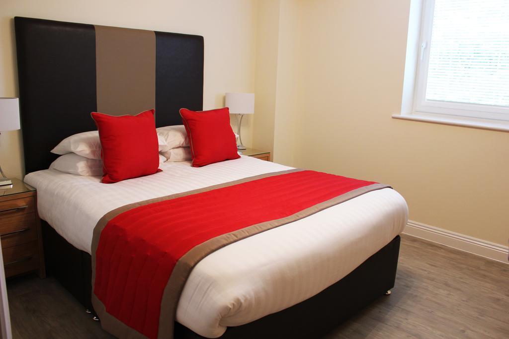 House Of Fisher - Central Point Basingstoke Room photo